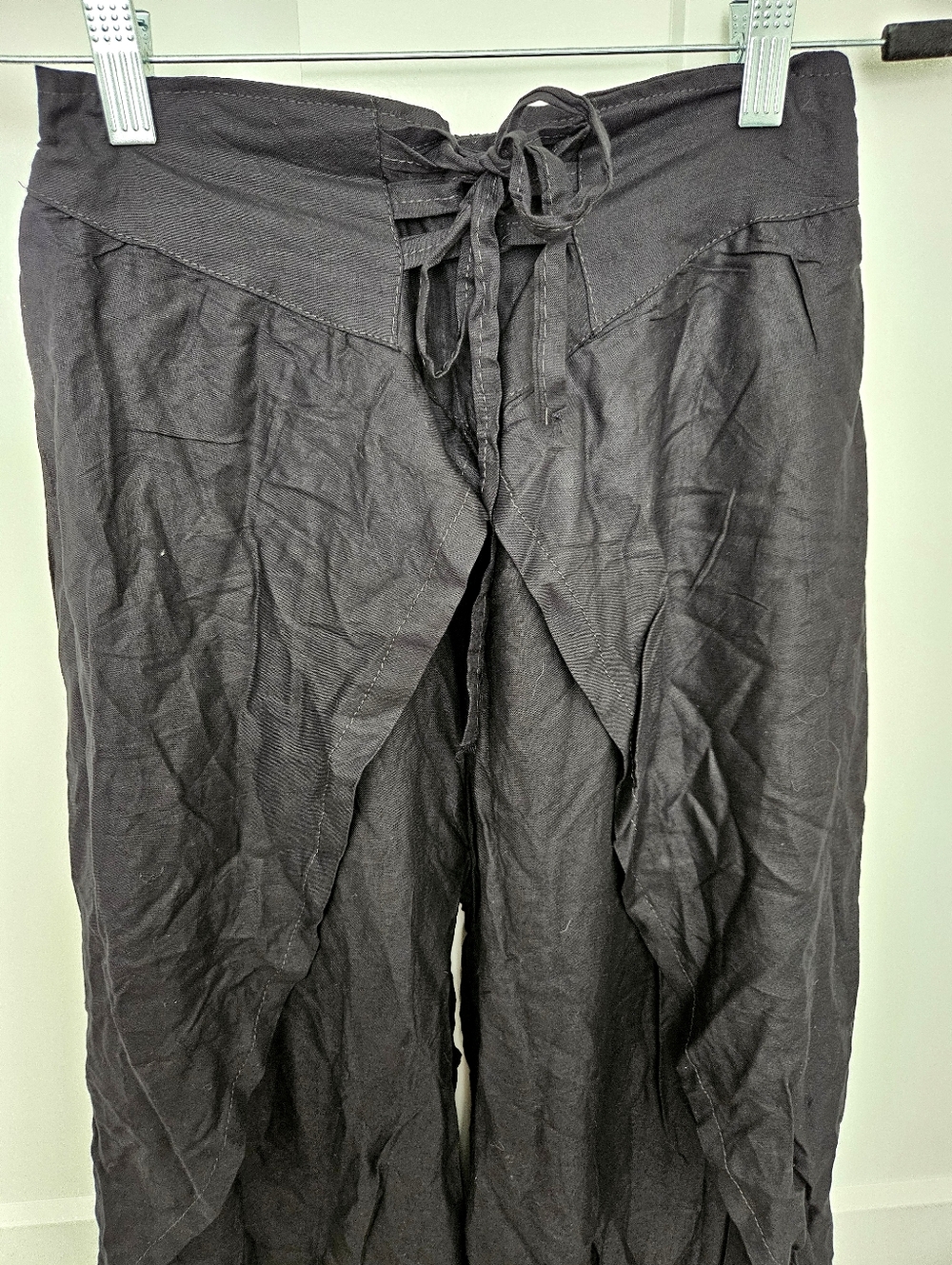 Black Tulip Palazzo Pants. - Picture 5 of 7